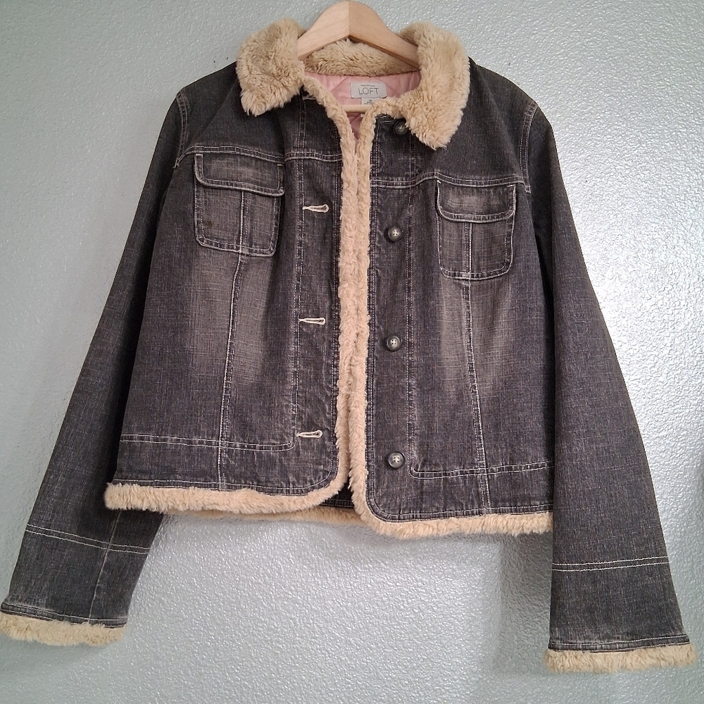 Ann Taylor Loft Denim Jacket With Faux Fur Trim    Size 14 - Picture 2 of 15